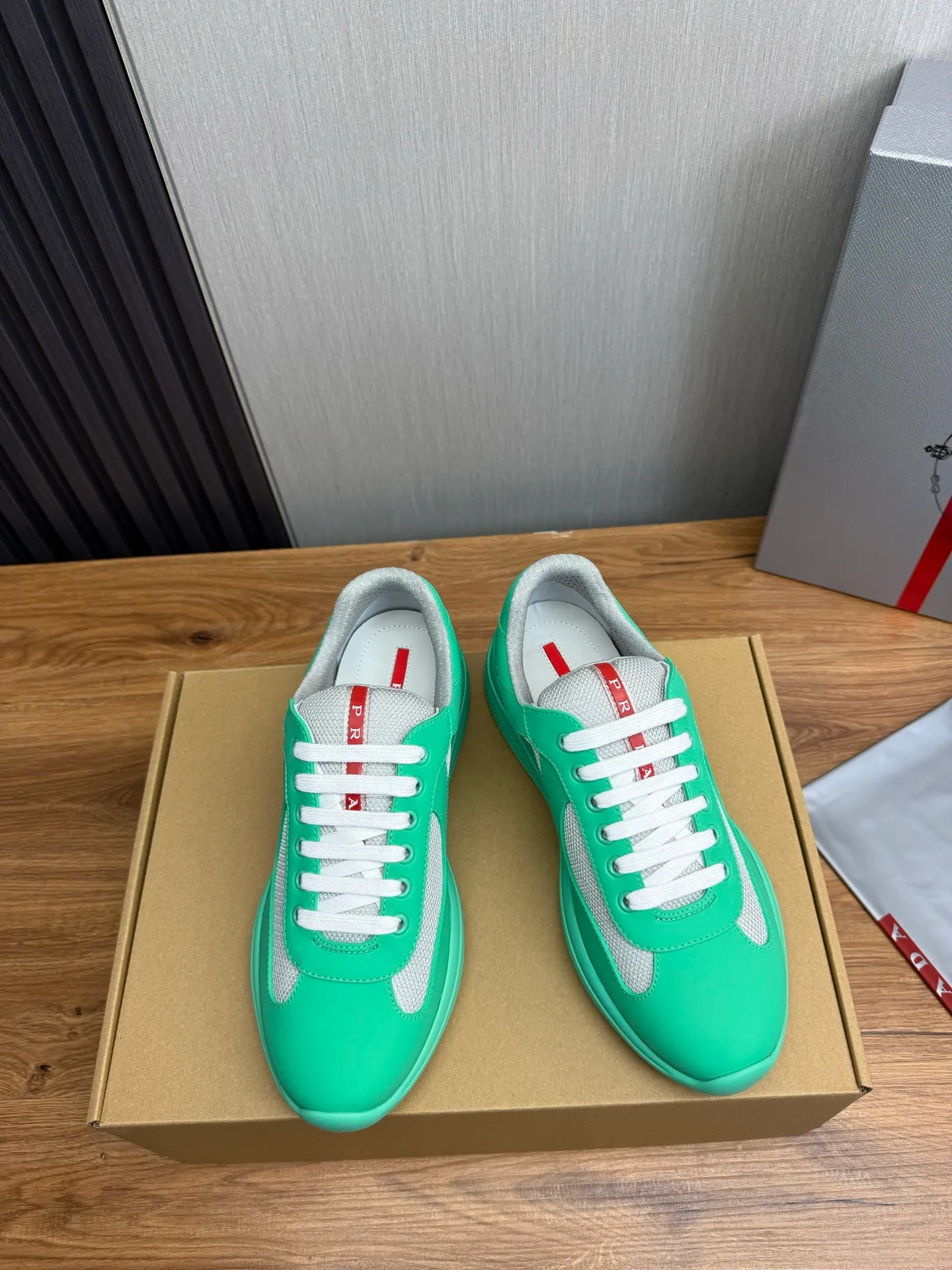 Men's shoes 640💰 [PRADA] Hot selling items🔥Must be recommended every day~~ Official website synchronized, 1:1 high quality shipments✔️ Imported cowhide fabric, rubber material + cowhide lining, original bottom, high-end airplane box packaging🎁 38-45 (38.45 custom-made, non-returnable)